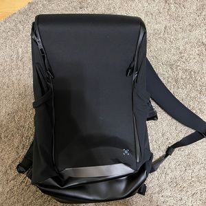Lululemon More Miles BACKPACK BNEW